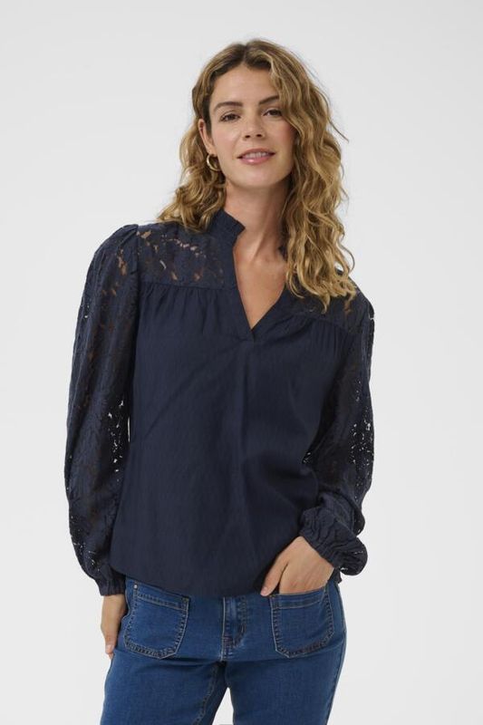 Cream Blouse dentelle marine manches longues col V 10613845