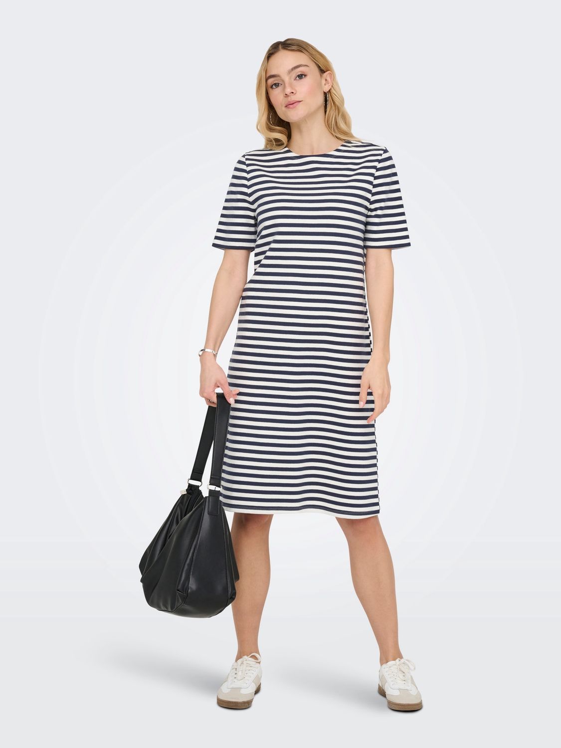 JDY Robe tshirt rayures crème et marine manches courtes col rond 15366319