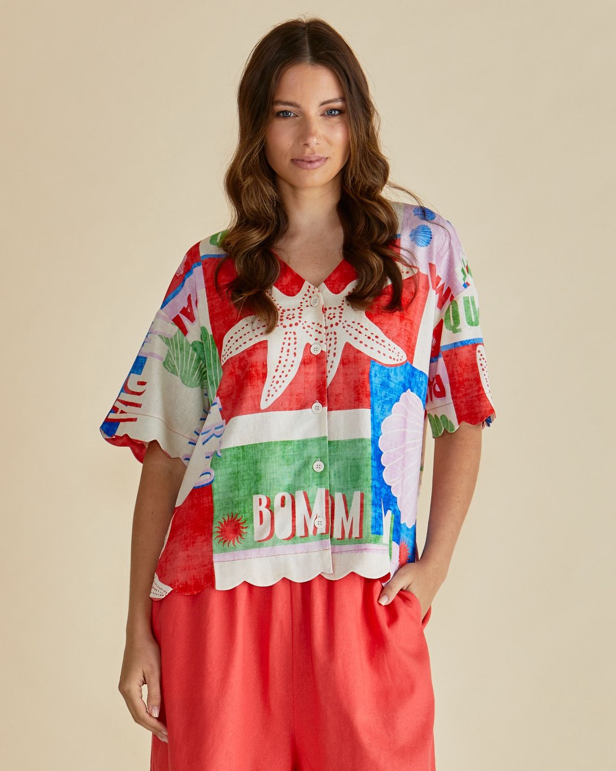 Betty Basic Chemisier Scarlett manches courtes BB-8511