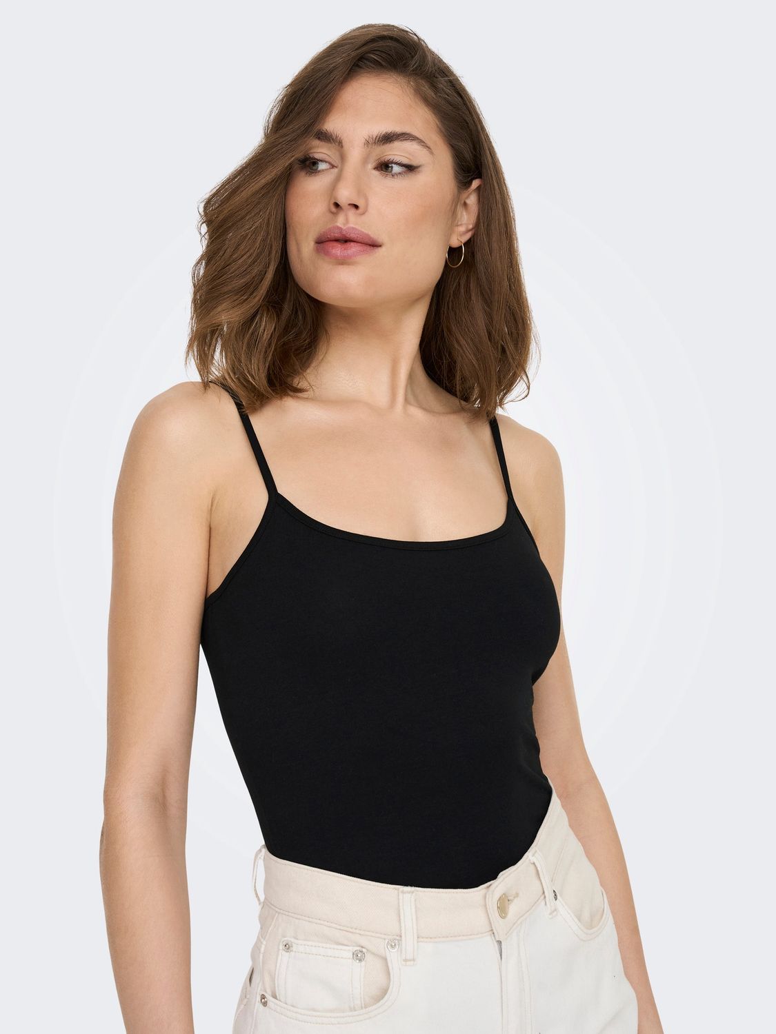 JDY Camisole noire fines bretelles ajustables 15148401