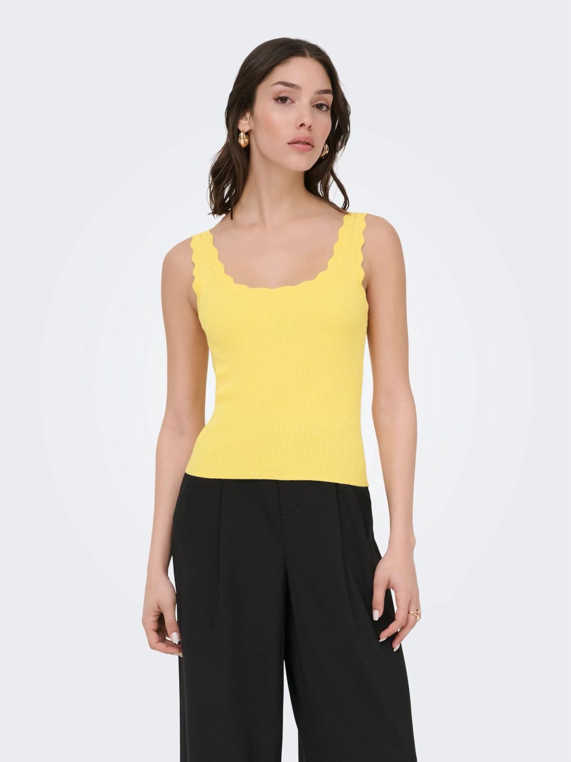 JDY Camisole jaune avec rebord ondulé 15290585