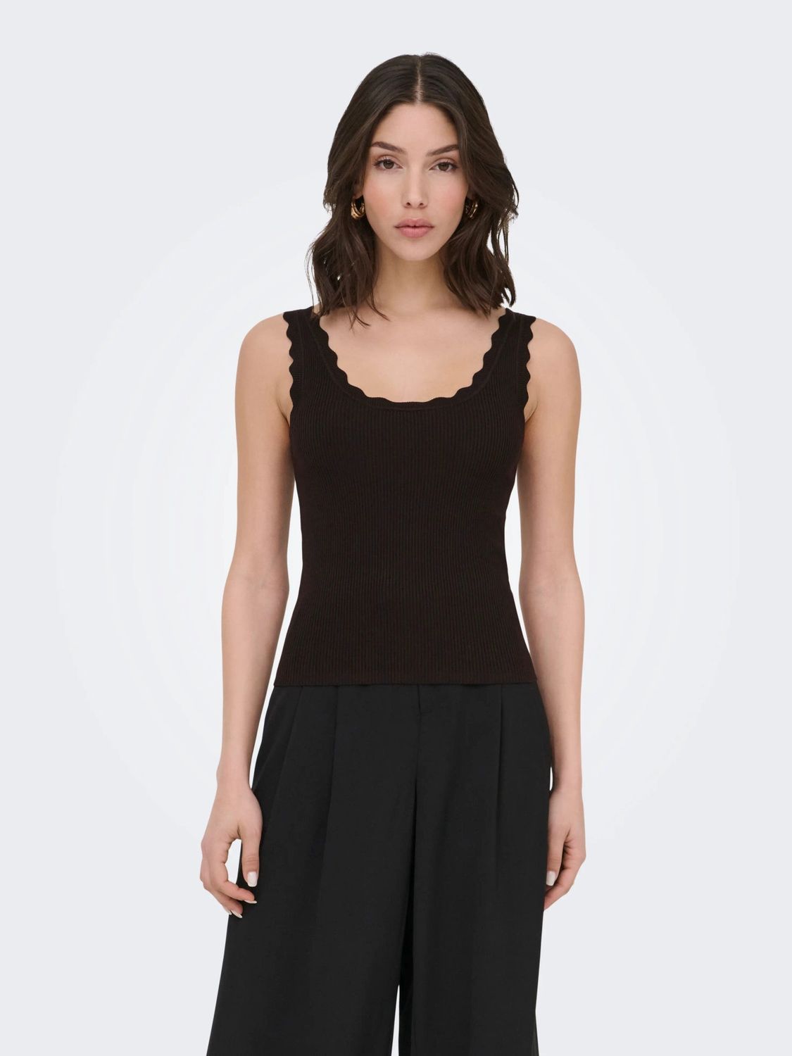 JDY Camisole brune avec rebord ondulé 15290585