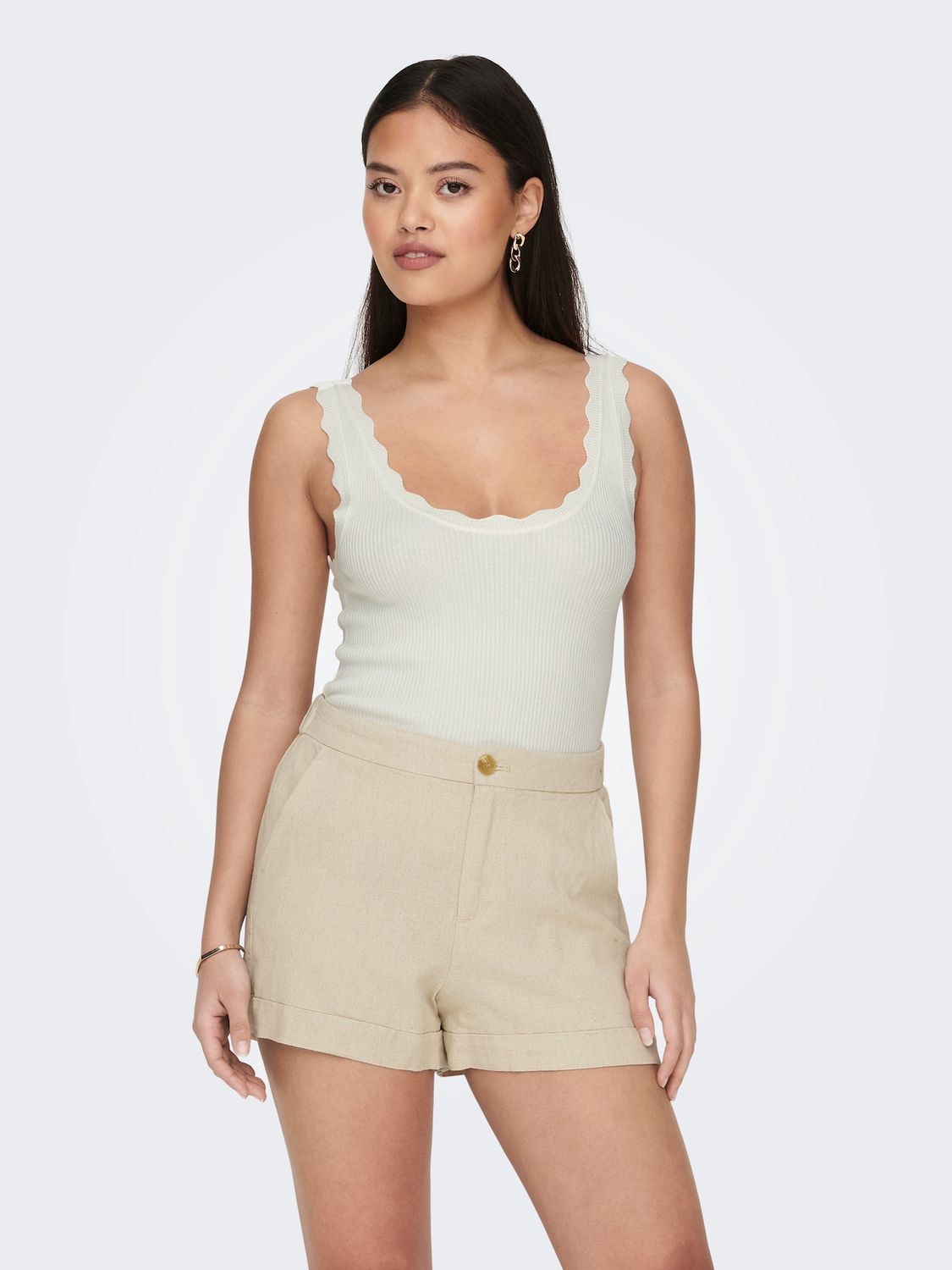 JDY Camisole offwhite avec rebord ondulé 15290585