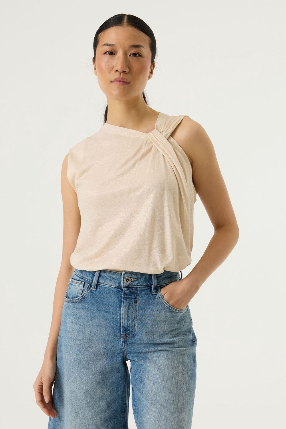 Garcia Haut écru lurex doré sans manches avec fronces avant P260208