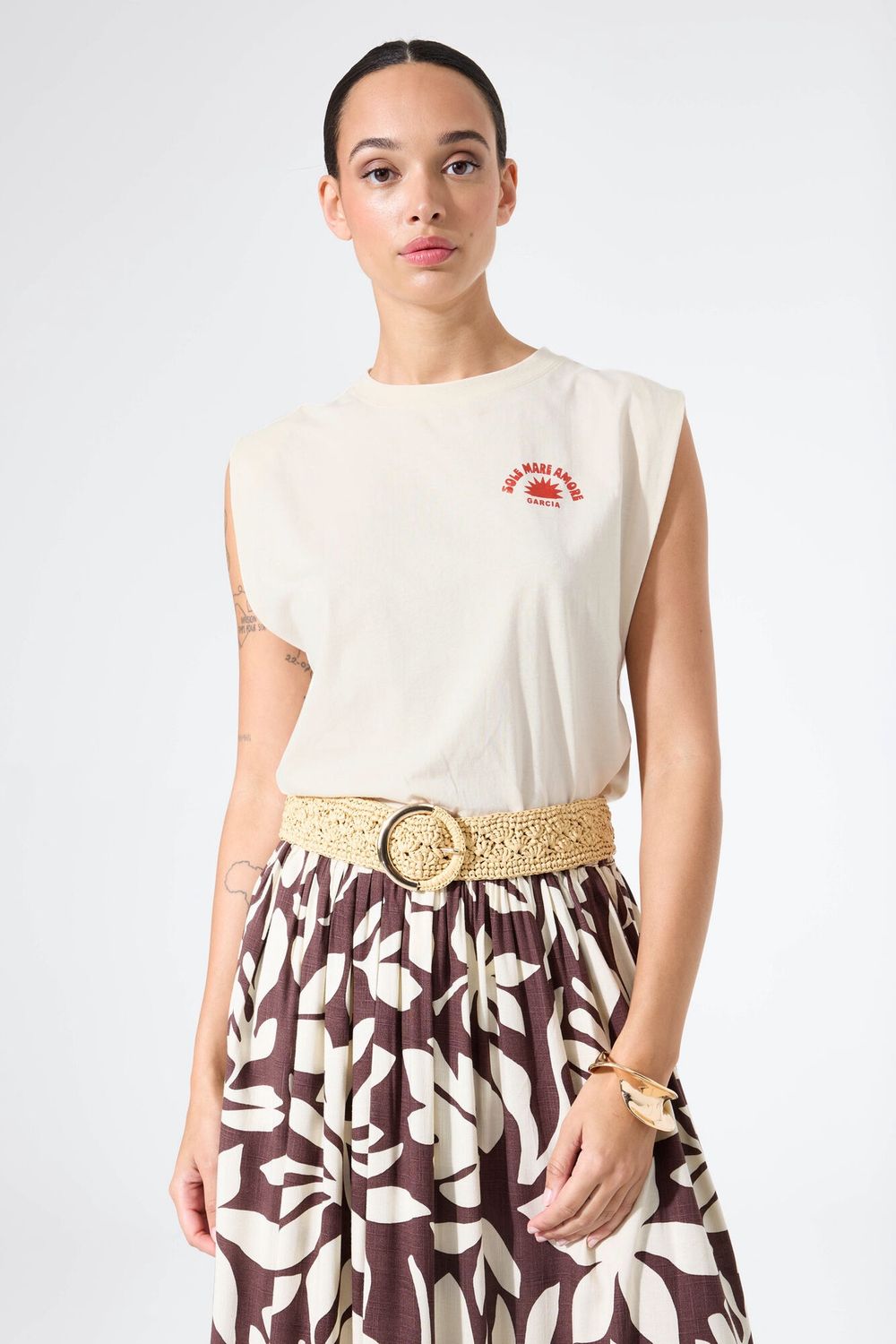 Garcia T-Shirt écru écriture rouge au dos petites manches à l'épaule  P260209