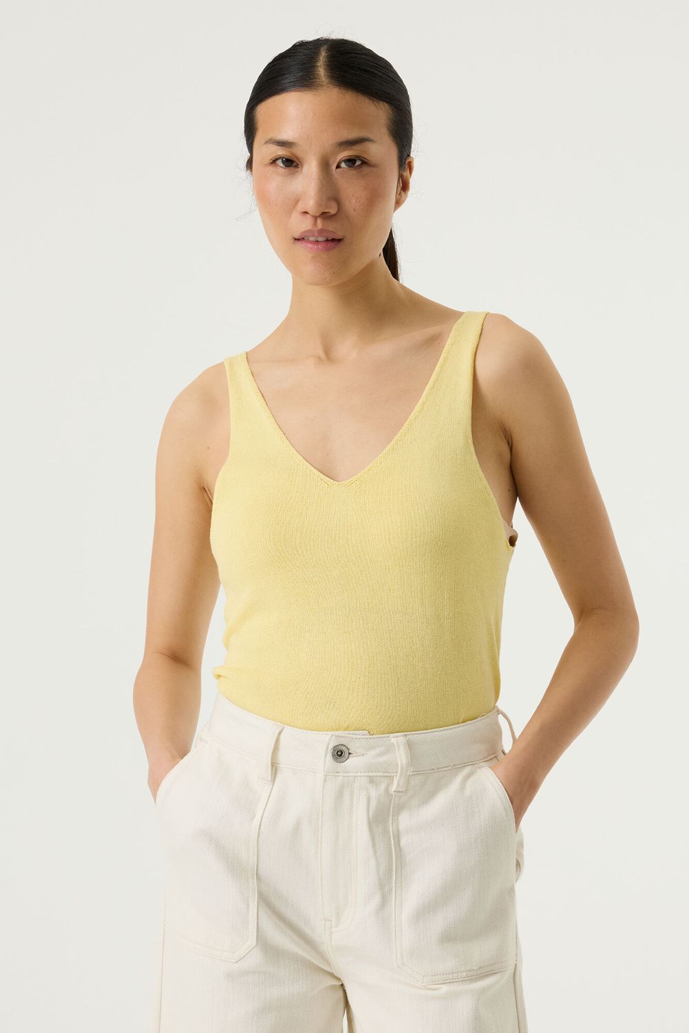 Garcia Camisole tricot léger col V jaune citron Q260021