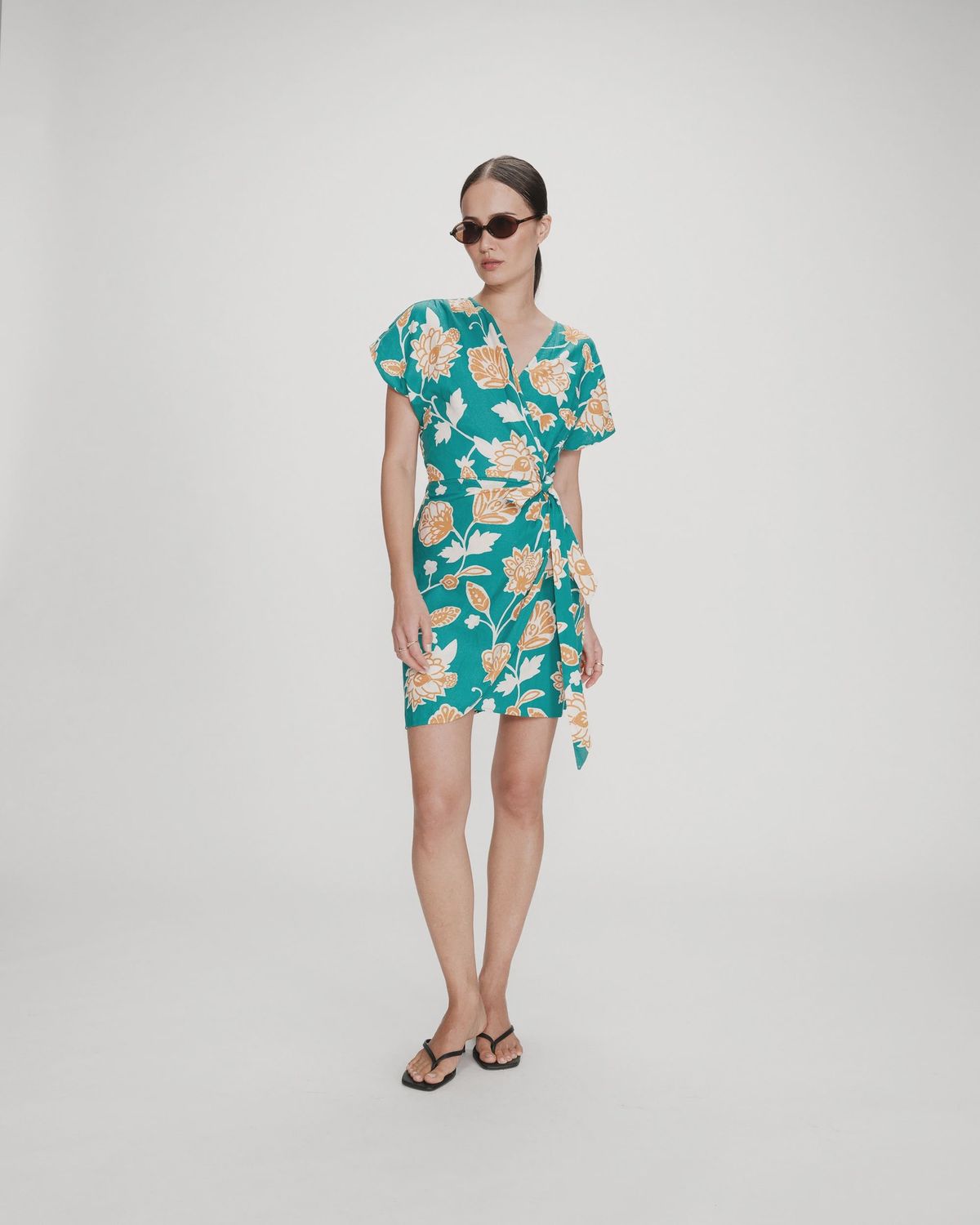 Grace&amp;Mila Robe courte VELORA coupe cintrée et portefeuille imprimé floral vert 110026