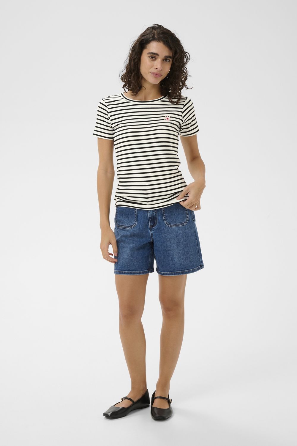 Kaffe T-shirt à rayures offwhite et noir avec petit coeur 10511591
