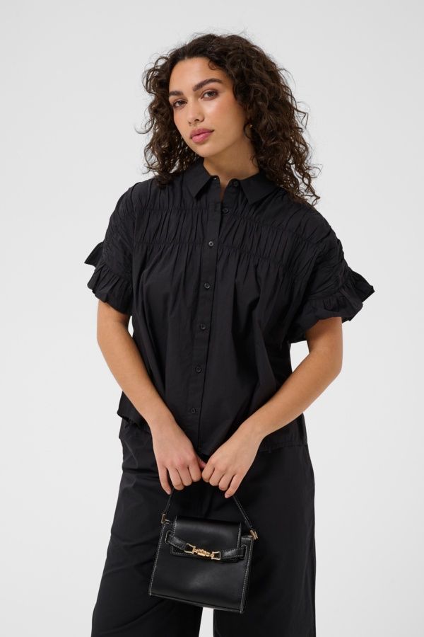Kaffe Blouse noire manches courtes à volants 10511767