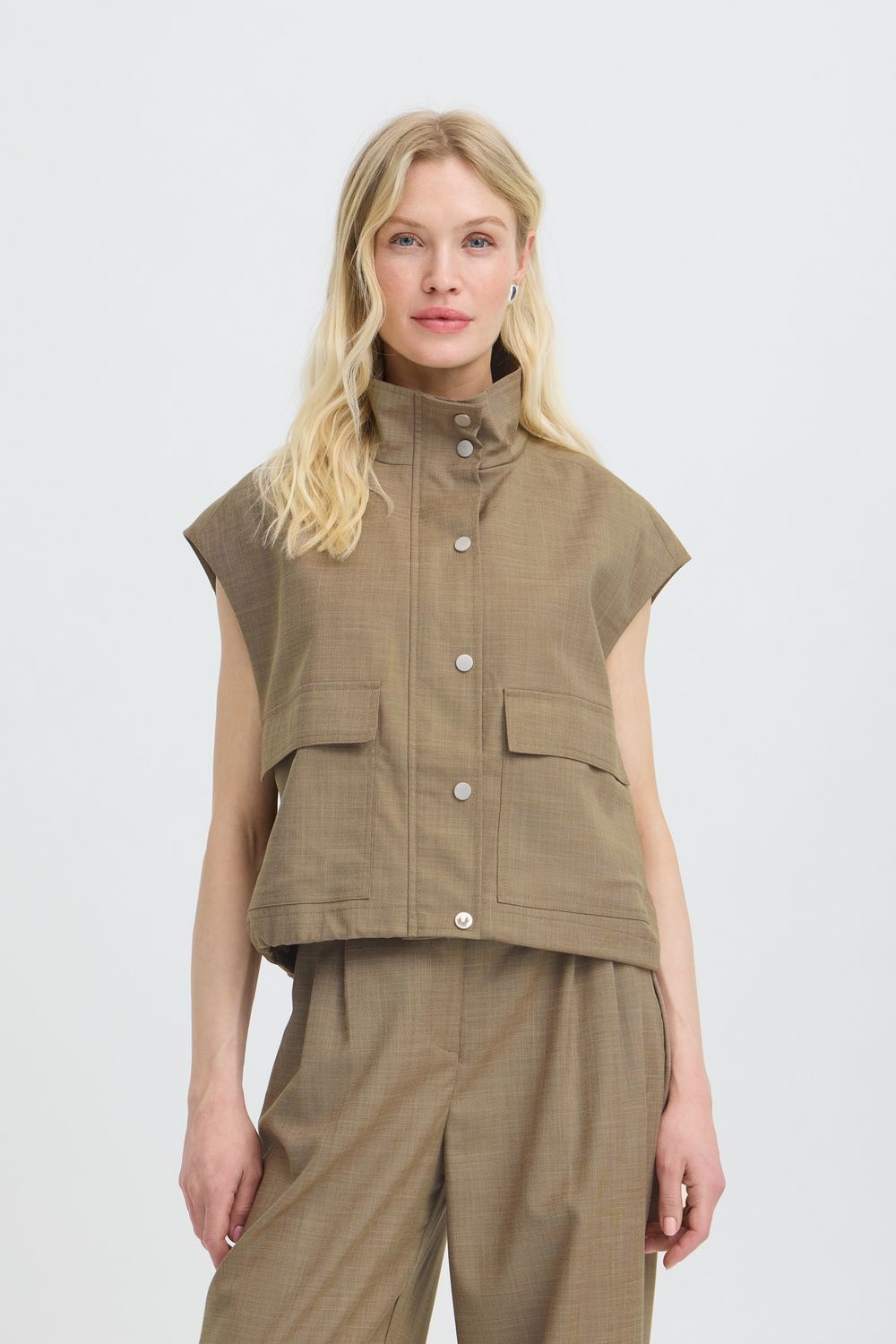 B.Young Veste sans manches couleur sable avec col montant et boutons à pression 20819336