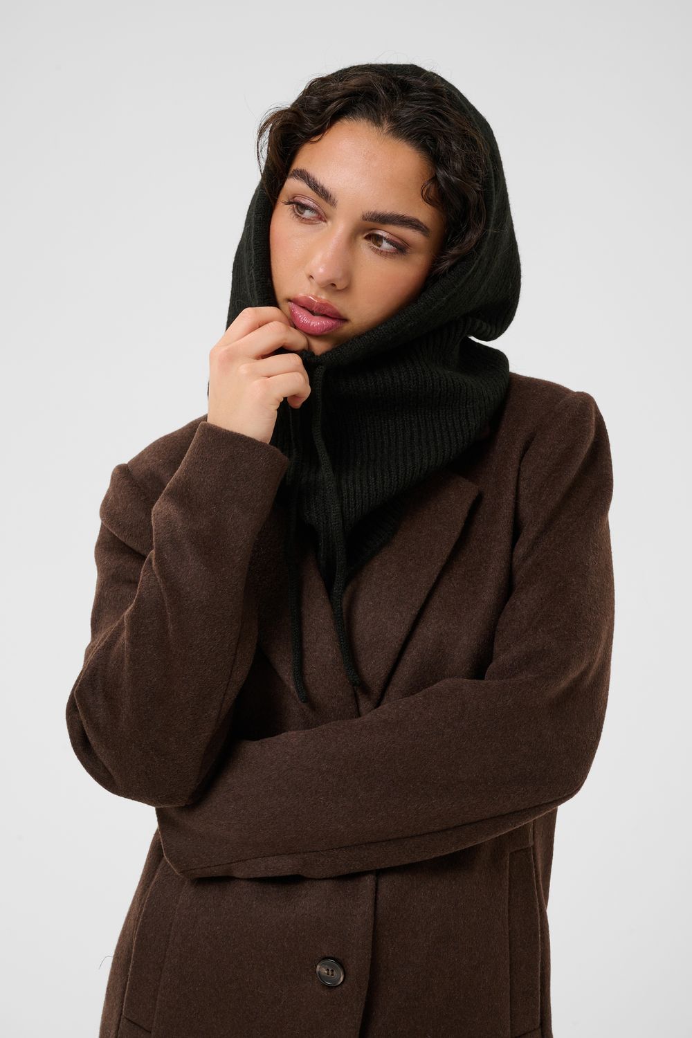 Kaffe Capuche noir en tricot 10511242