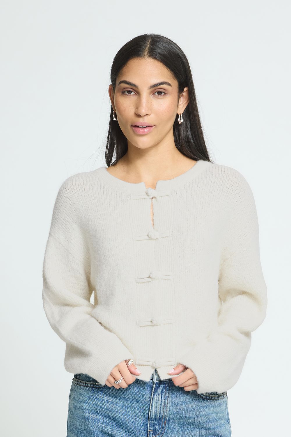 ICHI Cardigan en tricot offwhite à col rond avec fermeture à noeuds 20126830