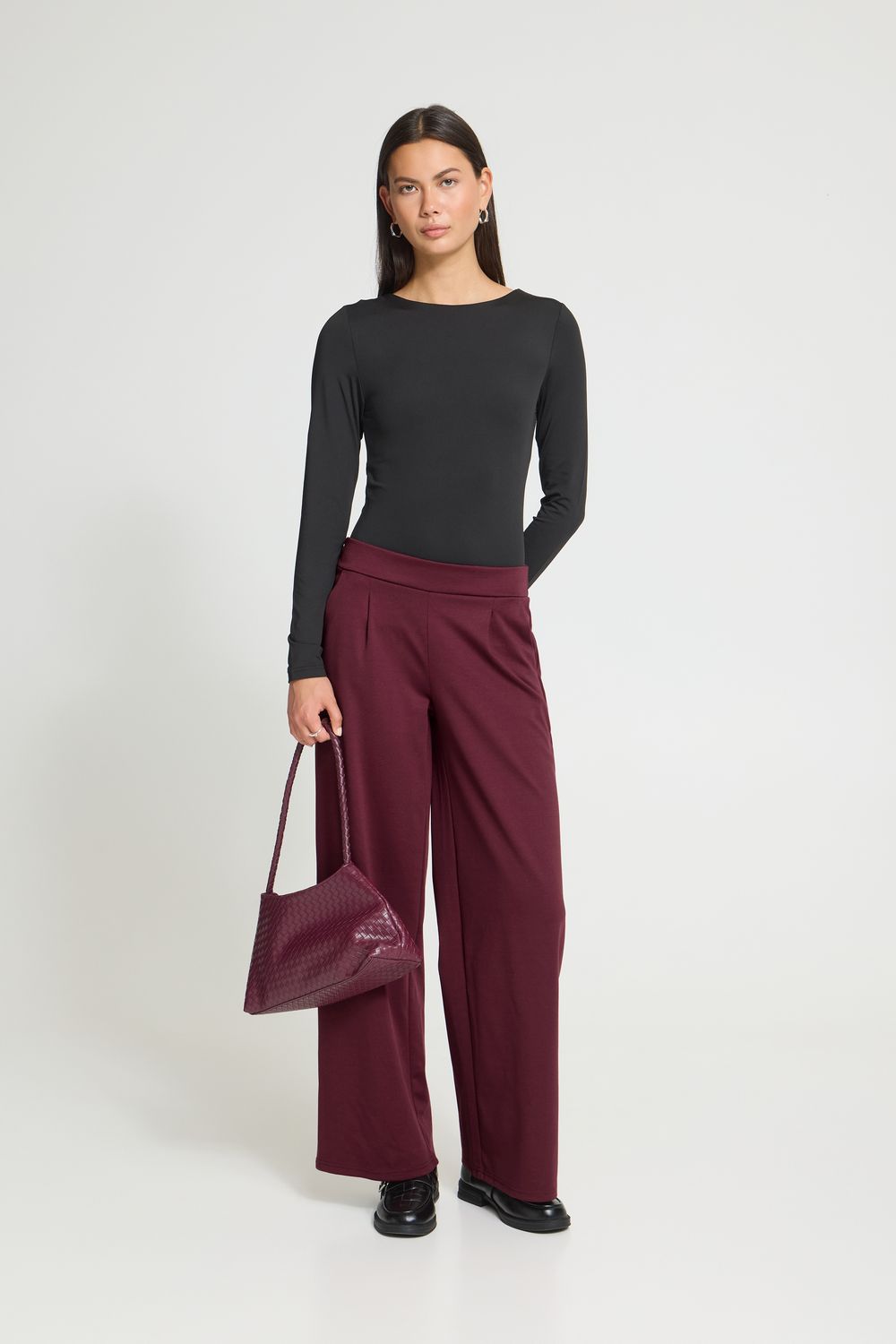 ICHI Pantalon Kate bordeaux fluide avec bande de taille élastique et jambes larges 20118337