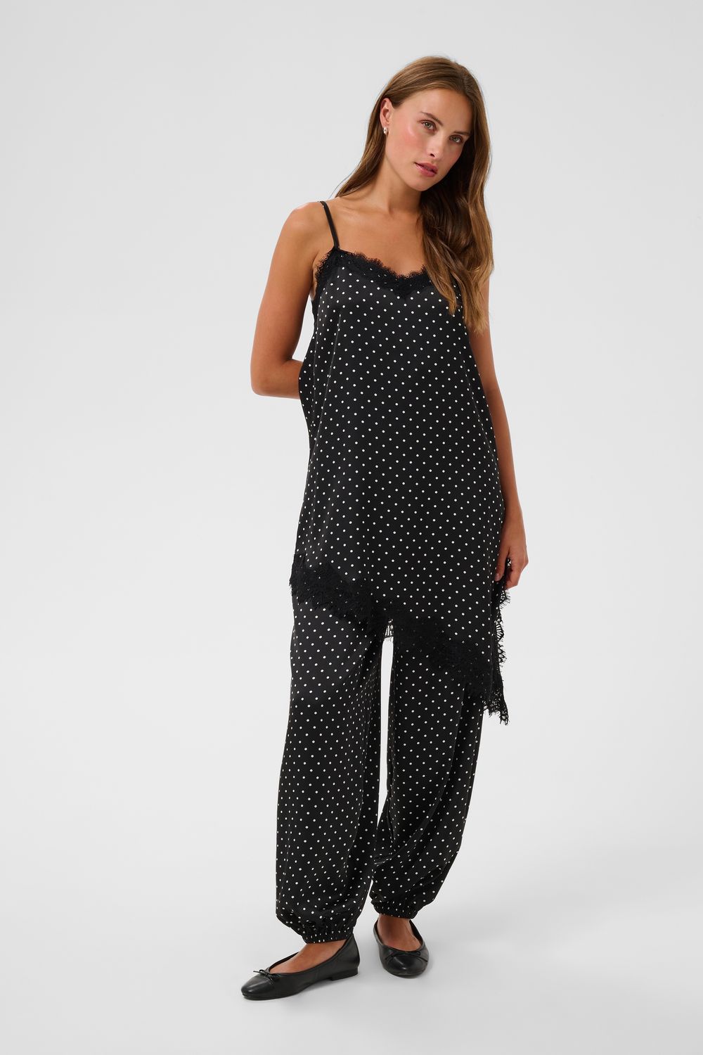 Kaffe Robe/Camisole longue noir à pois blanc et fines bretelles ajustables 10512135