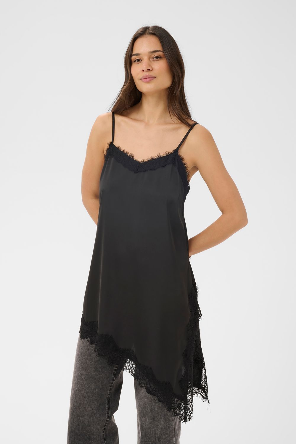 Kaffe Robe/Camisole longue noir avec détail de dentelle 10512587