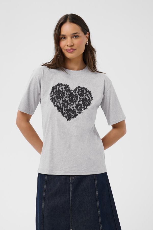 Kaffe T-Shirt manches courtes col rond gris melange coeur dentelle avant 10512122