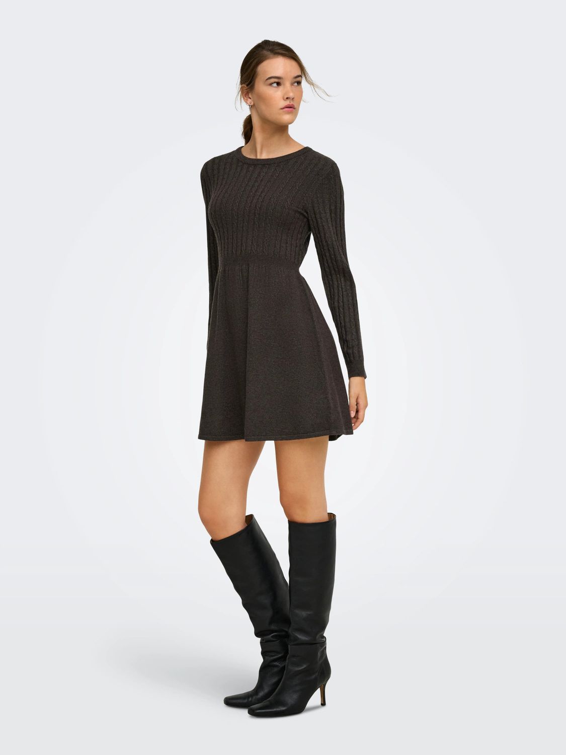 Only Robe tricot manches longues brun chocolat 15306551