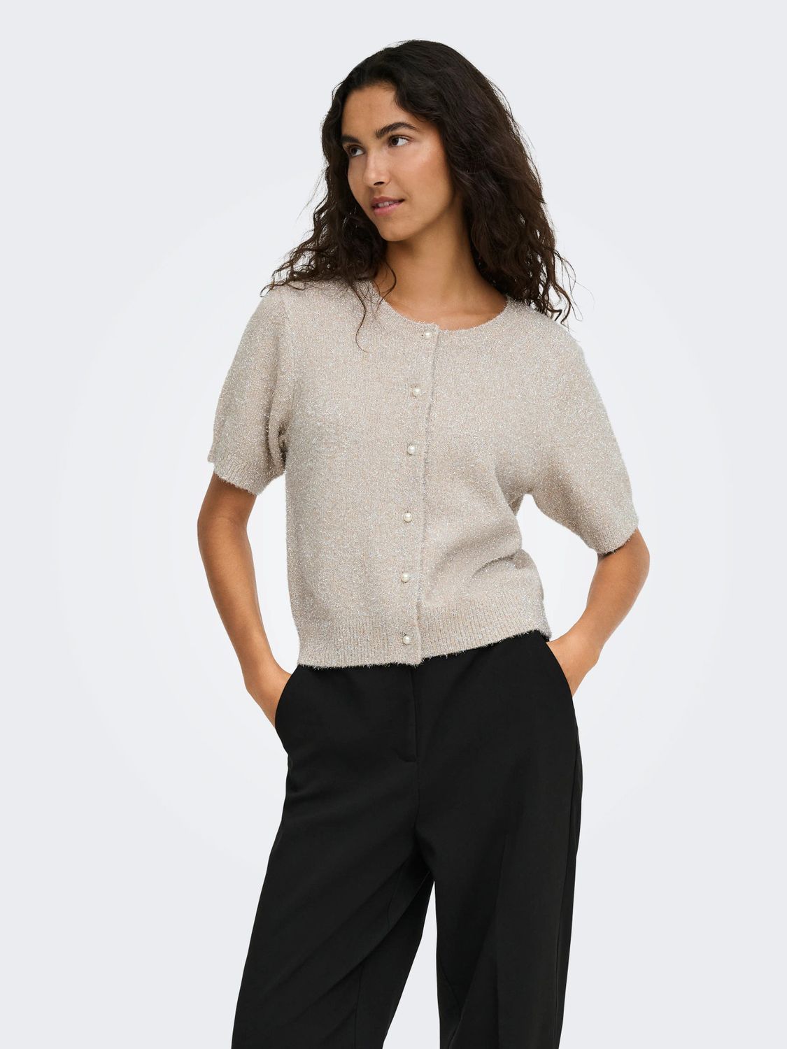 JDY Cardigan beige fil lurex argent manches courtes boutons perles 15382915