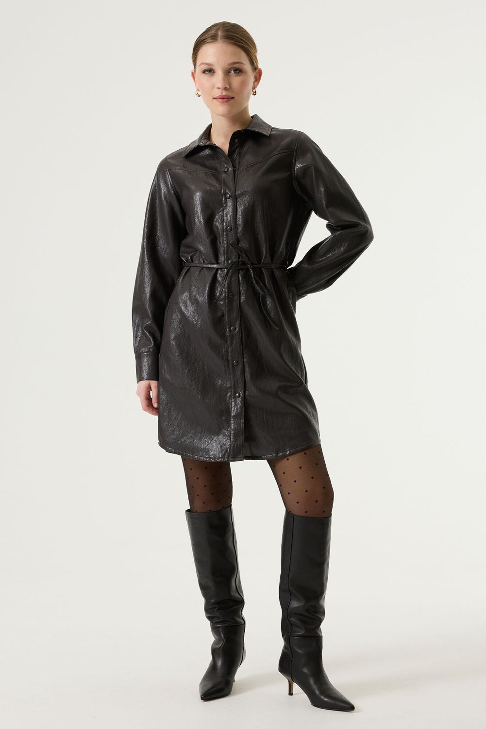 Garcia Robe cuir vegan manches longues avec ceinture brun chocolat W260081