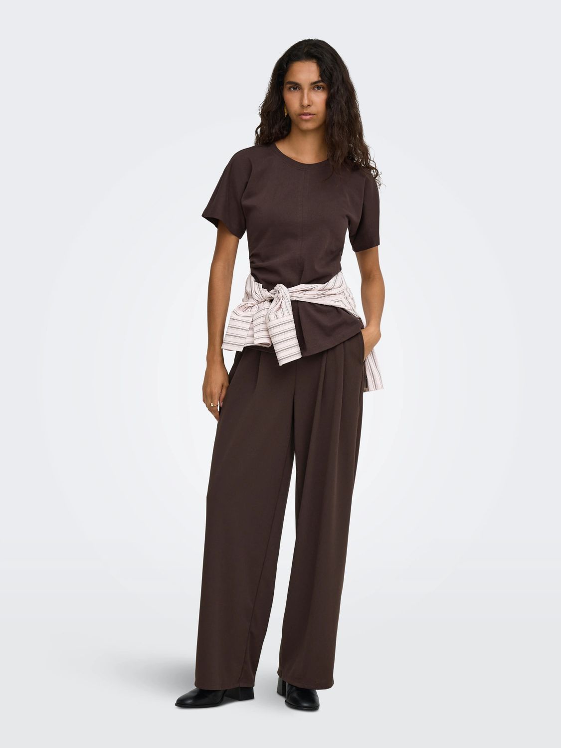 Only Pantalon brun taille élastique jambes larges 15383260