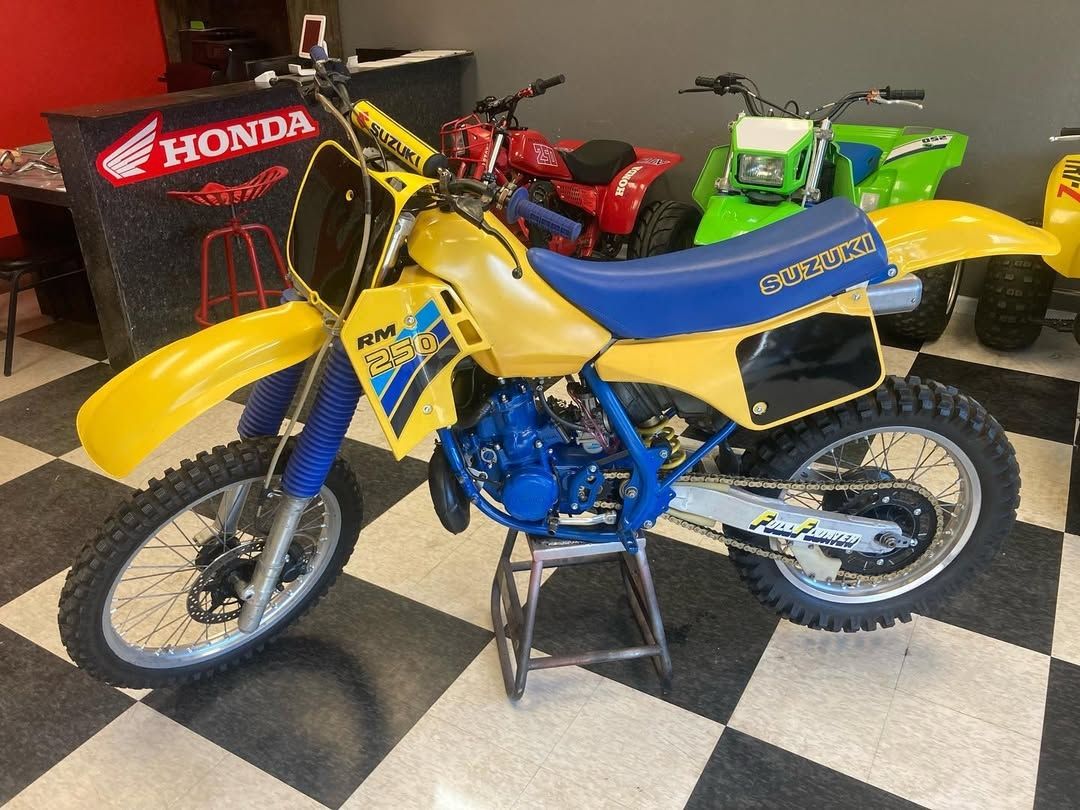 1986 SUZUKI RM250