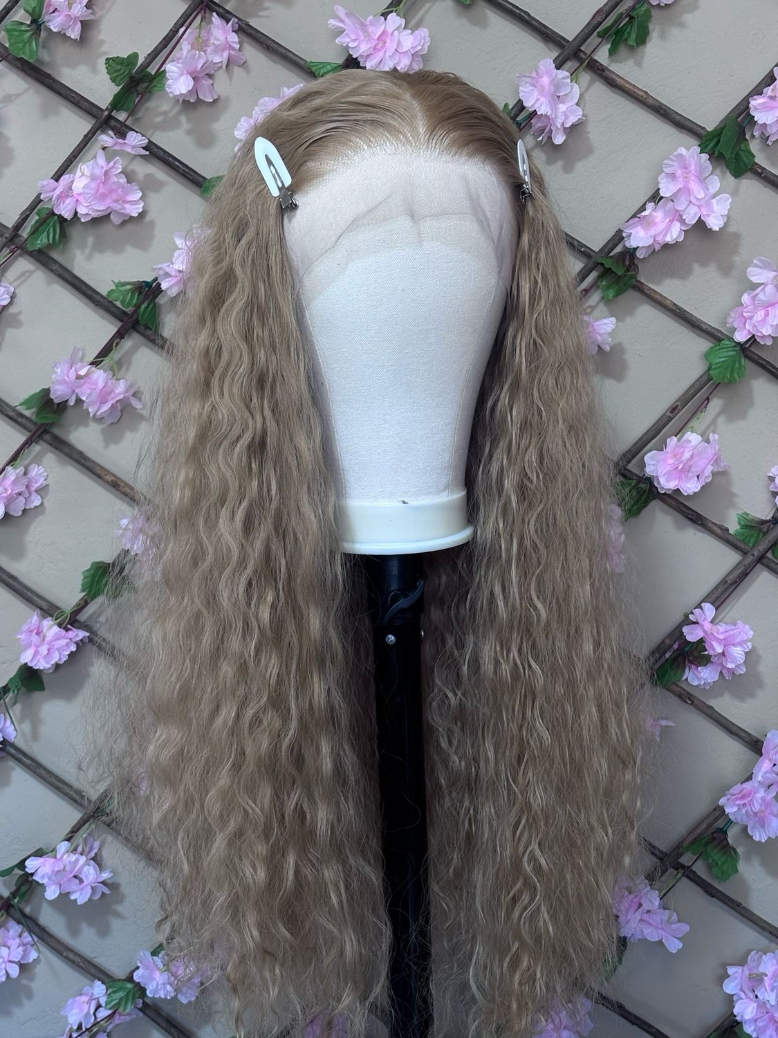 Honey Blond Island Gyel