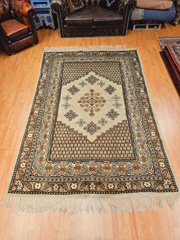 Handgeknoopt Tapijt uit Tunesië