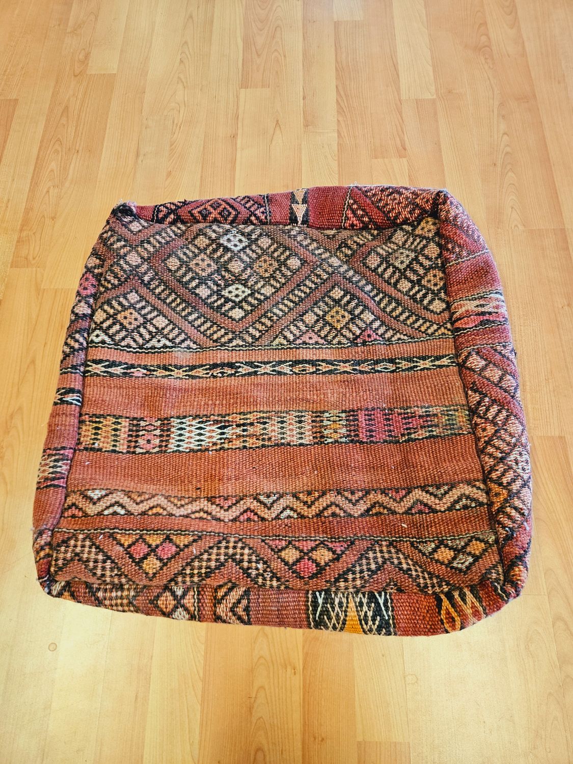 Handgeknoopte Berber Poef