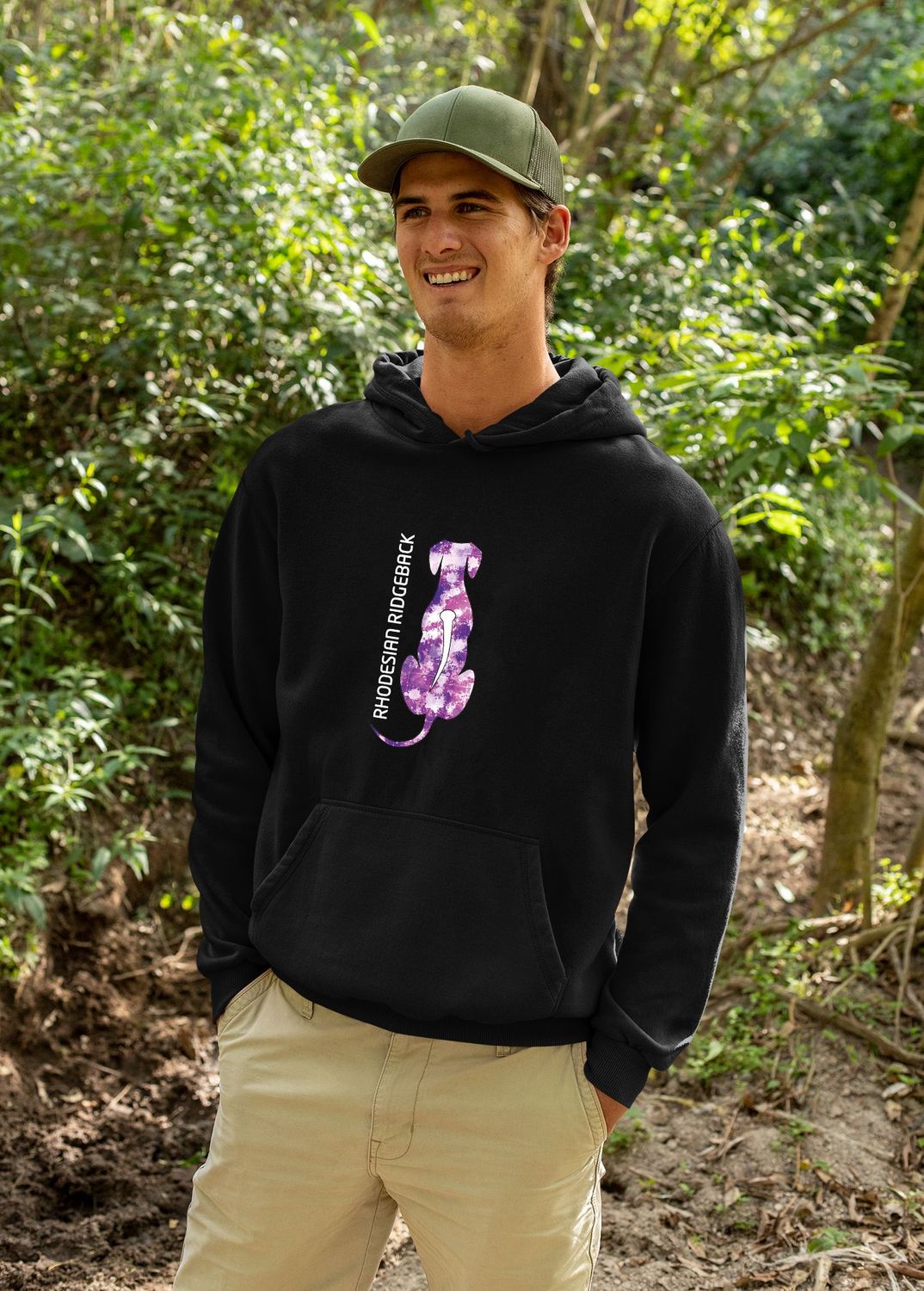 RR his Hoodie Hund sitzend