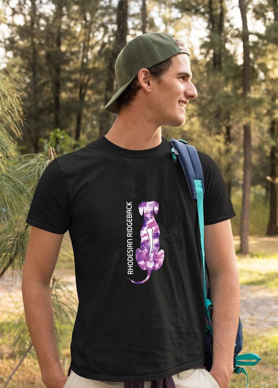 RR his T-Shirt Hund sitzend