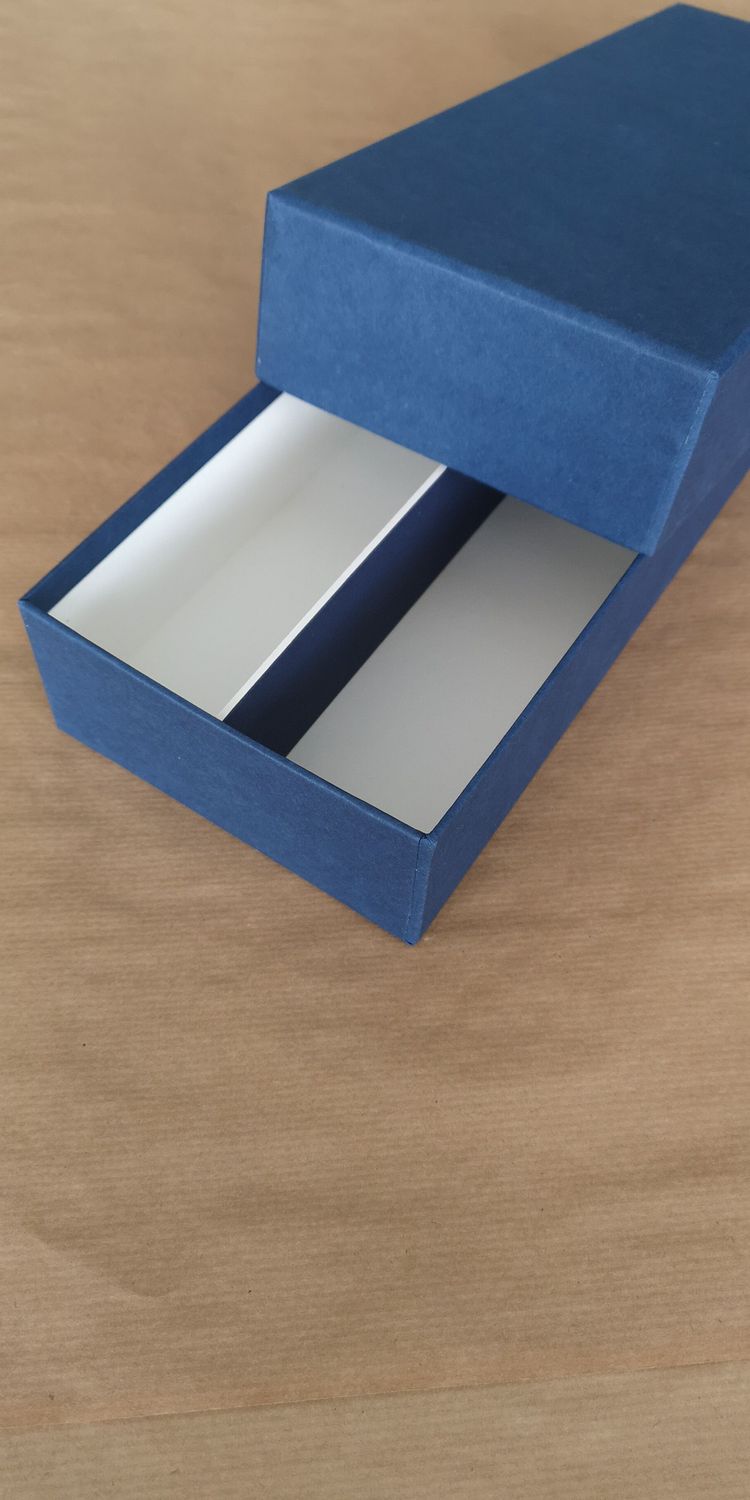 Boîte carton classement vertical - Contenance : diapos 24 x 36 sous cache 5 x 5