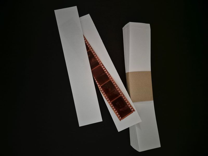 Pochettes papier permanent fermeture 2 côtés - Contenance : bandes de 6 négatifs 24 x 36