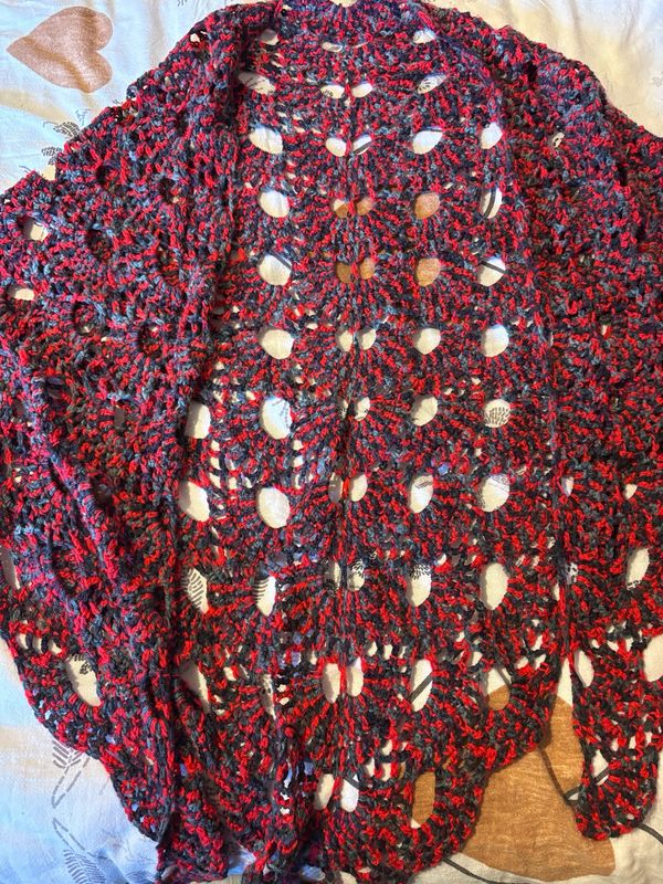 Châle long rouge et noir