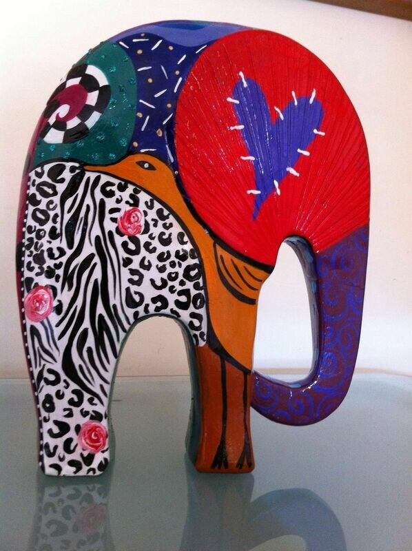 Elefante ziña pintado a mano
