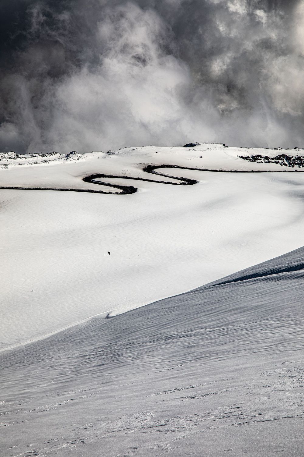 "La trace de l'homme sur le royaume blanc", Etna, Sicile
