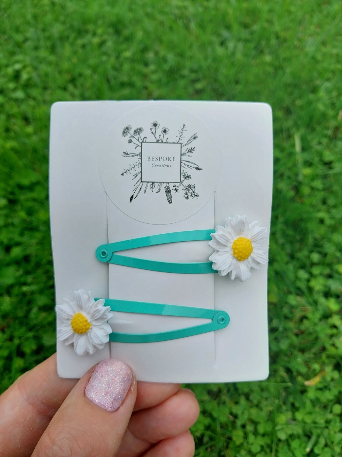 Daisy hair clips