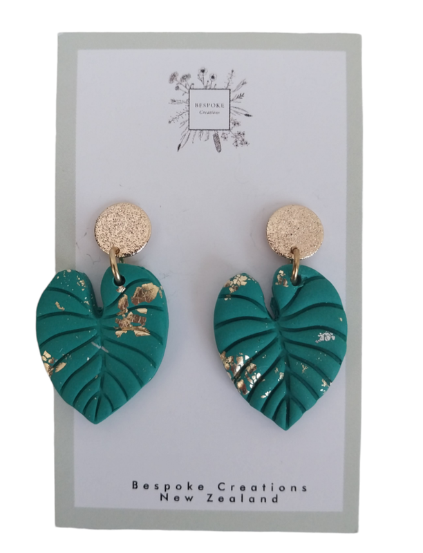 Monstera dangles