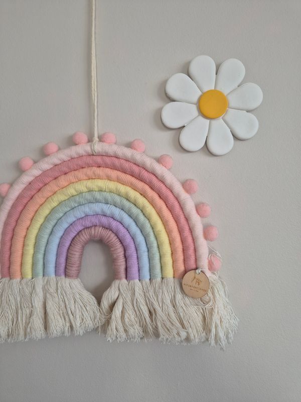 Daisy wall decor