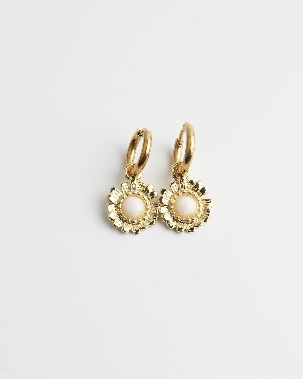 Oorbel &quot;Tebby bloem&quot;, Kleur: Goud