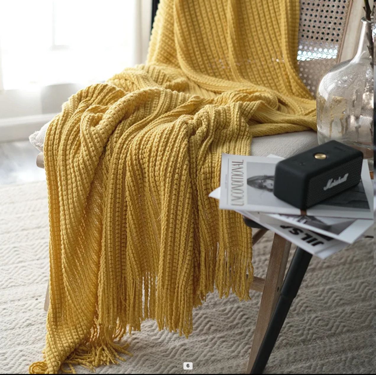 Throw blanket بطانيه من خيوط الصوف