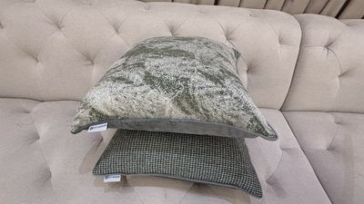 Cushion cover size 45 cm * 45 cm