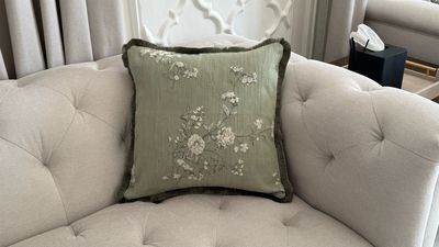 Cushion cover size 45 cm * 45 cm