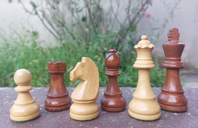 German Staunton Extra Pieces
