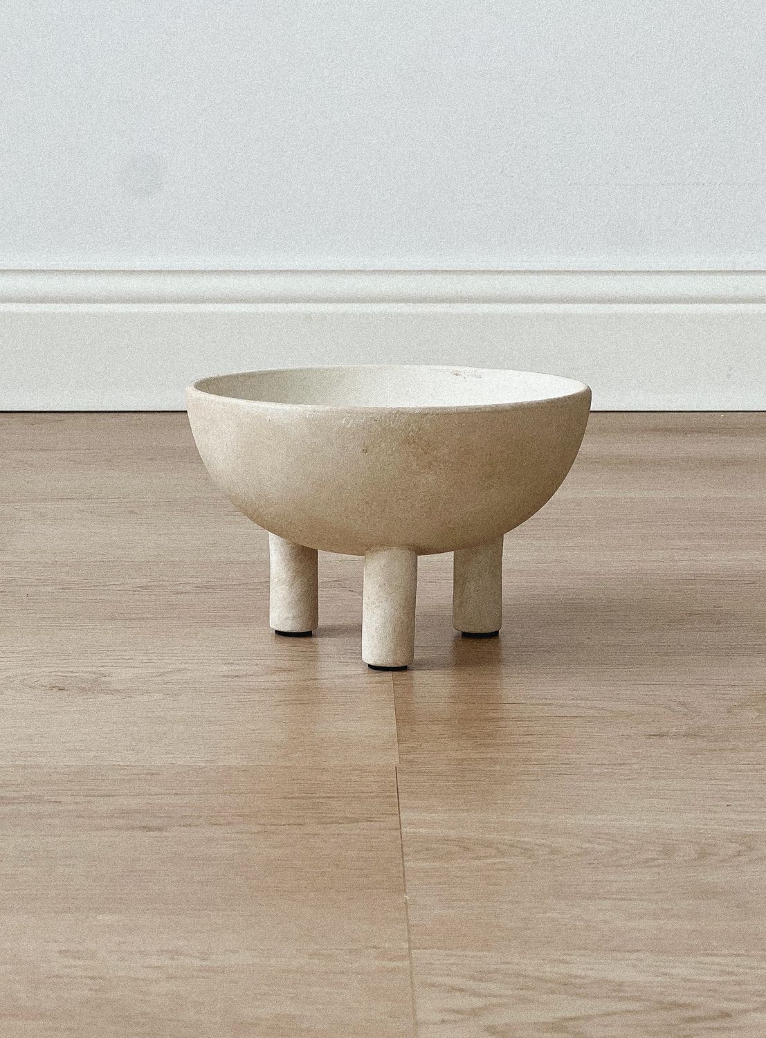 white ceramic bowl