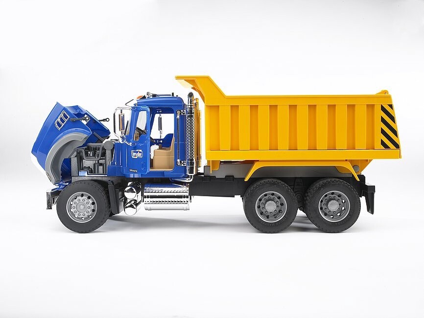 Camion MACK Granite avec benne basculante
