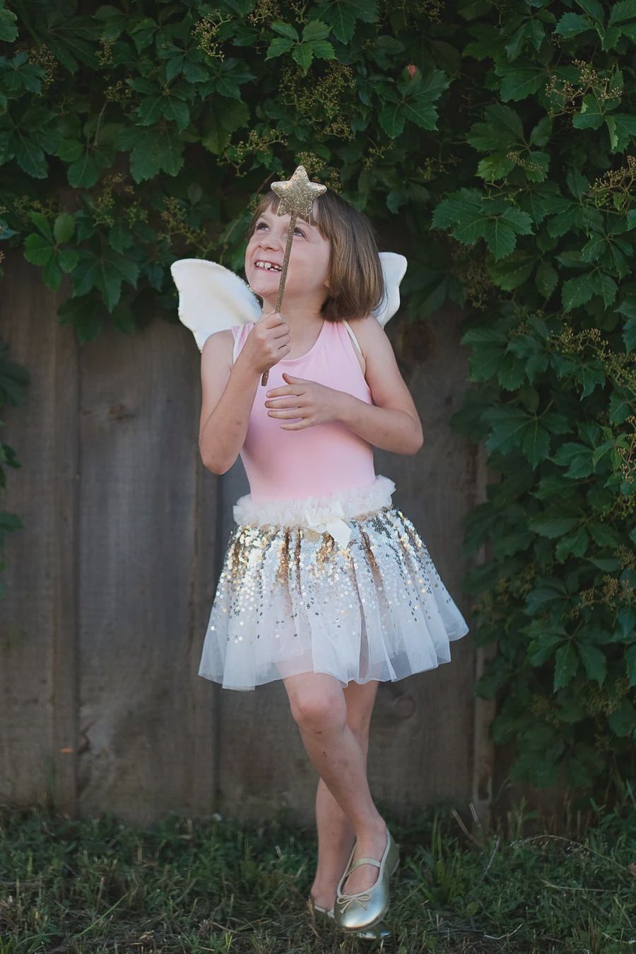Ensemble Jupe , Ailes et Baguette à paillettes d&#39;or