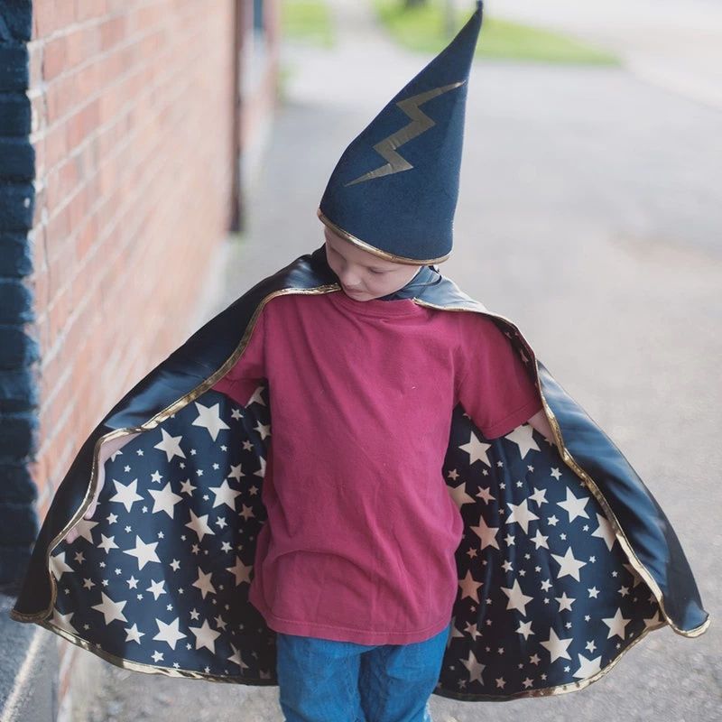Cape et chapeau de sorcier