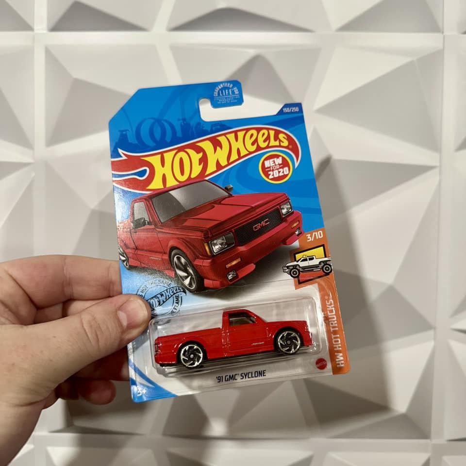 Hot Wheels in Floor Display
