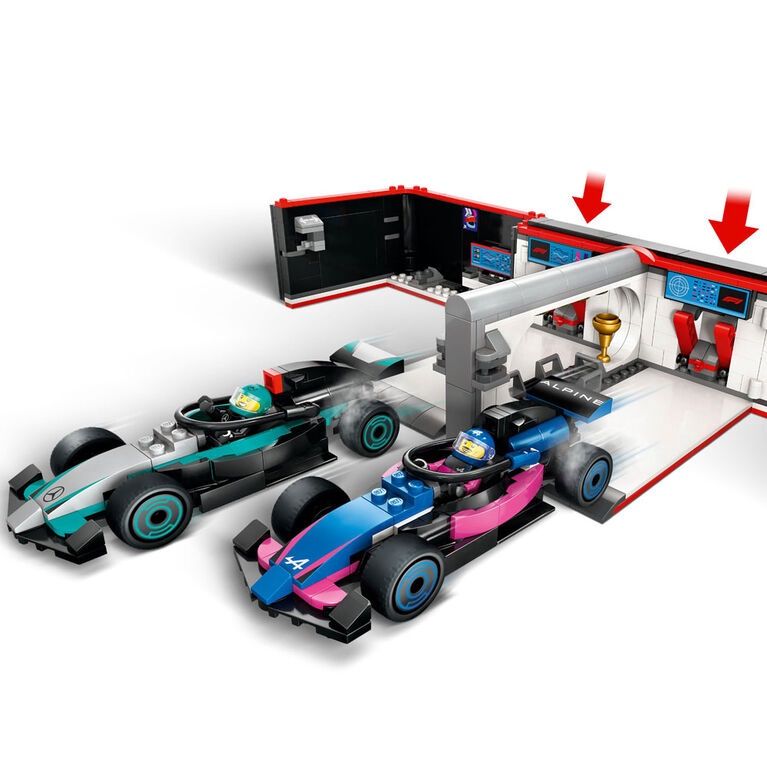 60444 / Le garage de F1® et les voitures Mercedes-AMG et Alpine