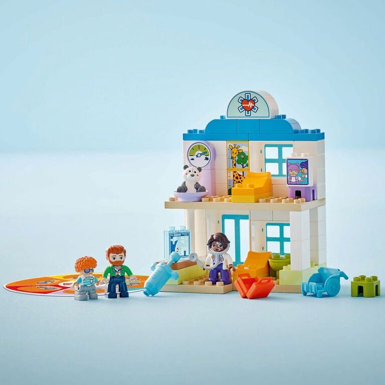 10449 / Duplo - Première visite chez le médecin